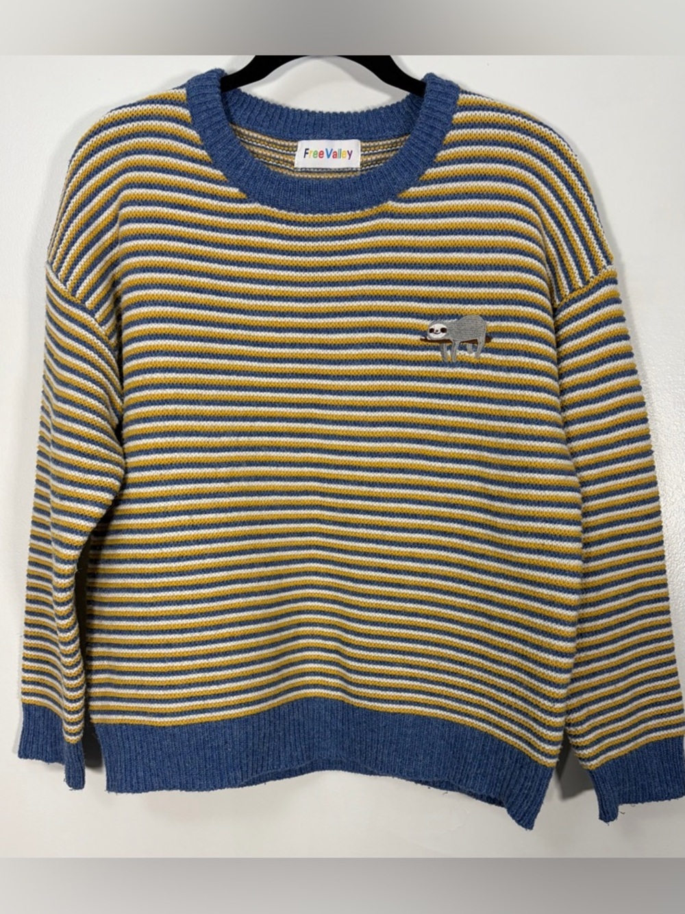 🦥 Women's Blue and Yellow Striped Crewneck Sweater 🦥